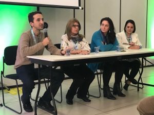 Miembros de la Mesa Redonda La importancia de las abejas en ambientes naturales y agrícolas.