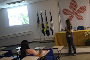 Dra. Cristiane Krug - La importancia de los estudios de polen en la red de interacción de árboles frutales del Amazonas